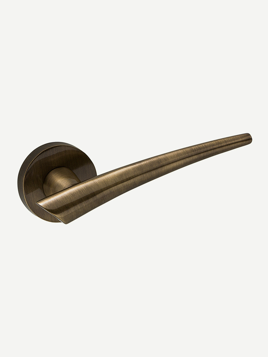 Simple brass door lever handle for modern homes