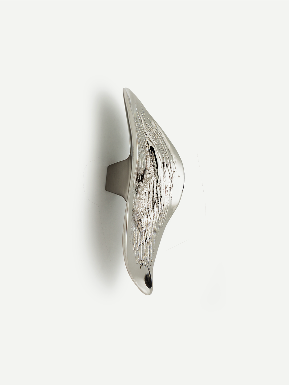 Leaf design sleek brass pull for modern furniture