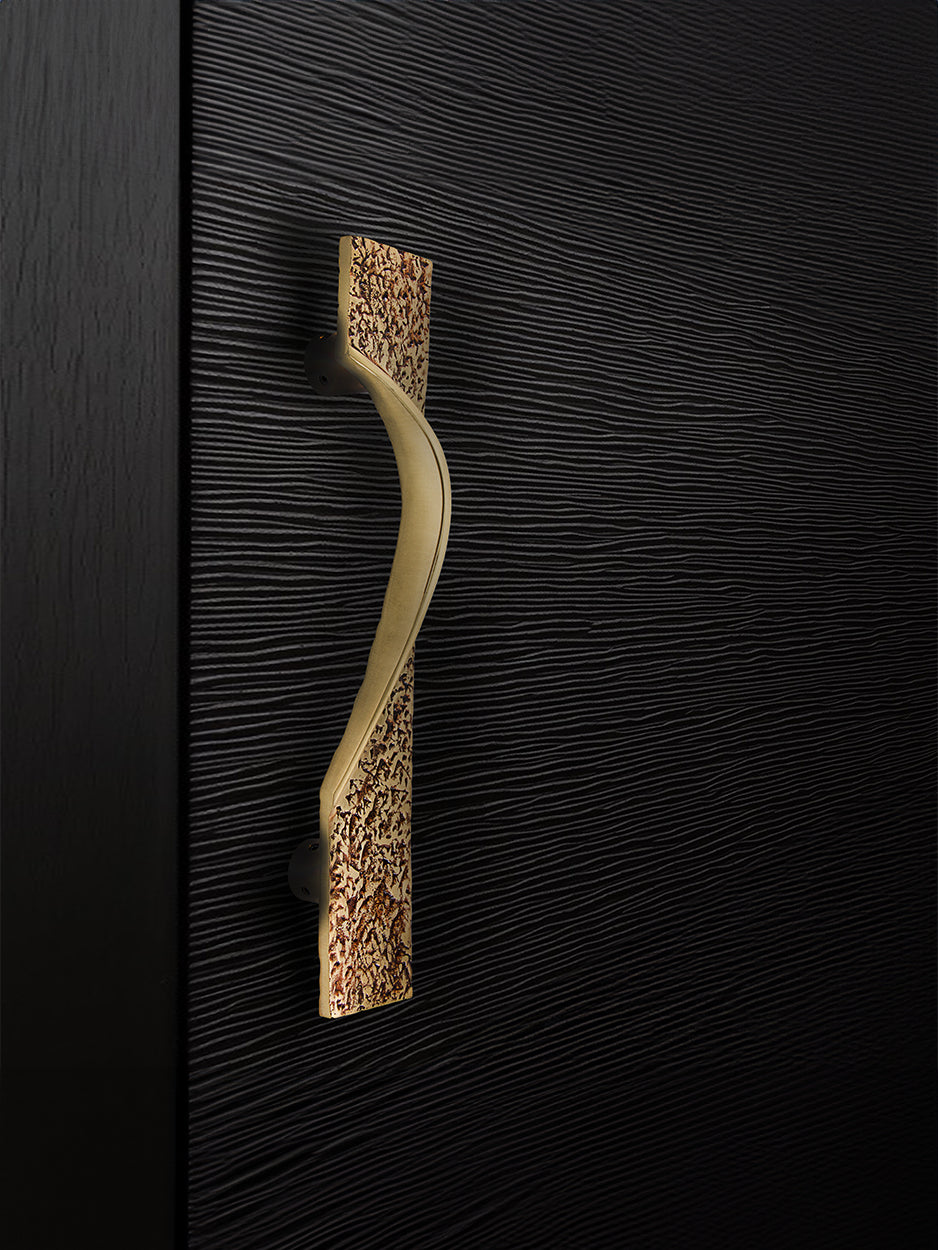 Luxury architectural door handles for grand front entrances