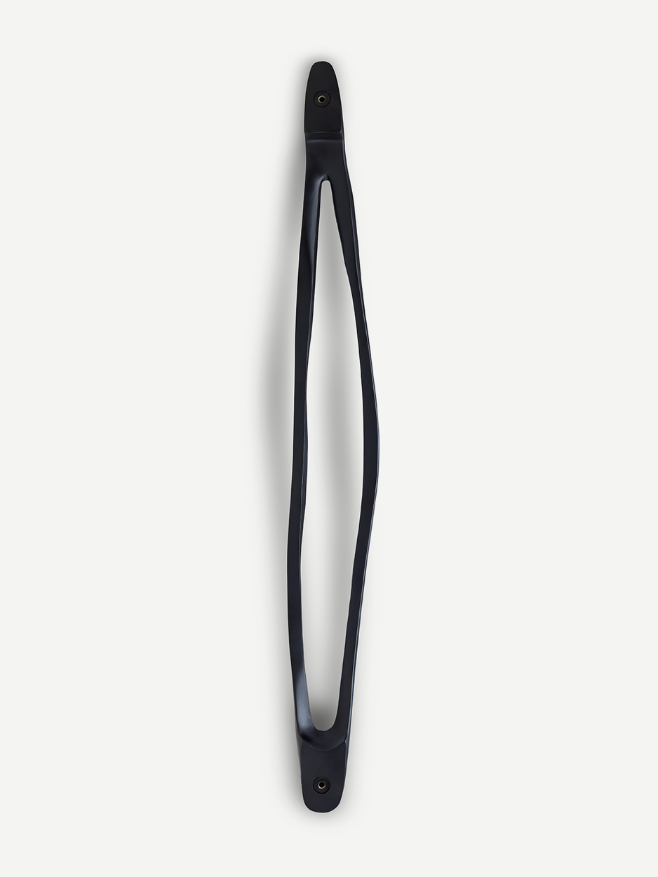 Contemporary sculpted handles for luxury main doors