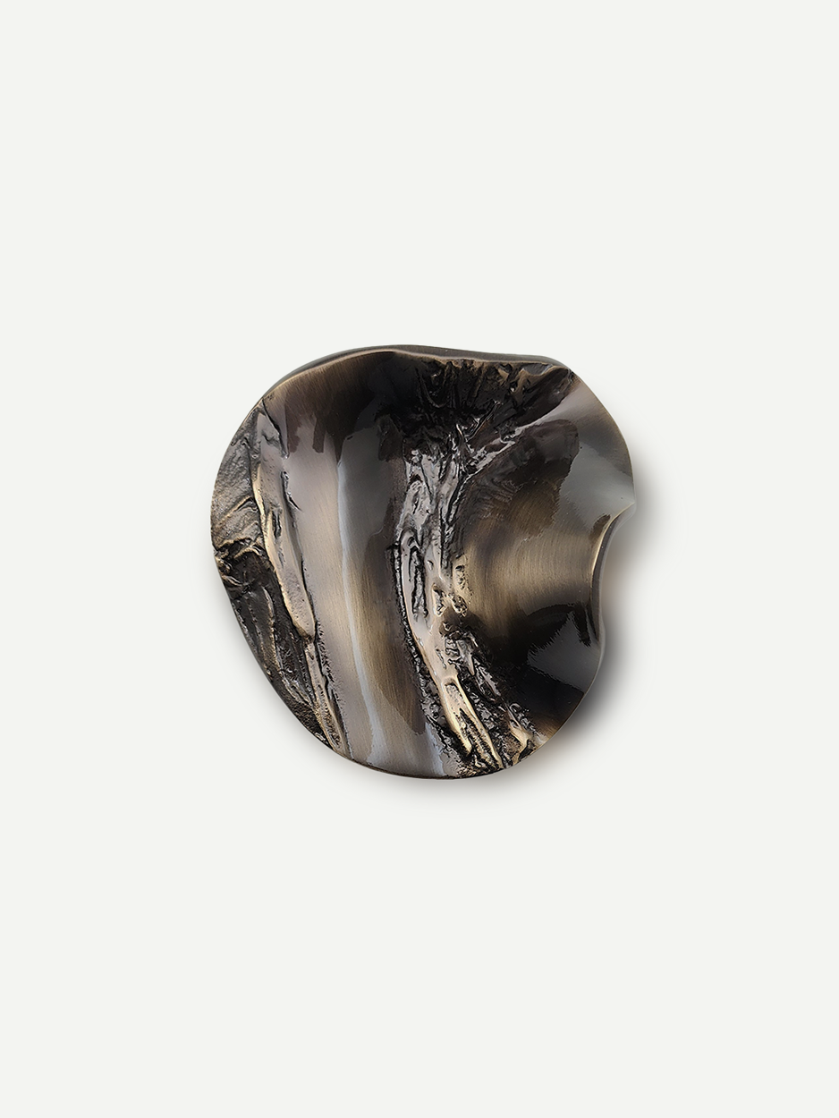 Cabinet pull handle for modern minimalist kitchens in bronze