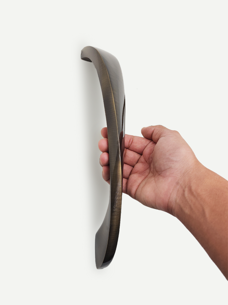 Wardrobe Handle - COIL