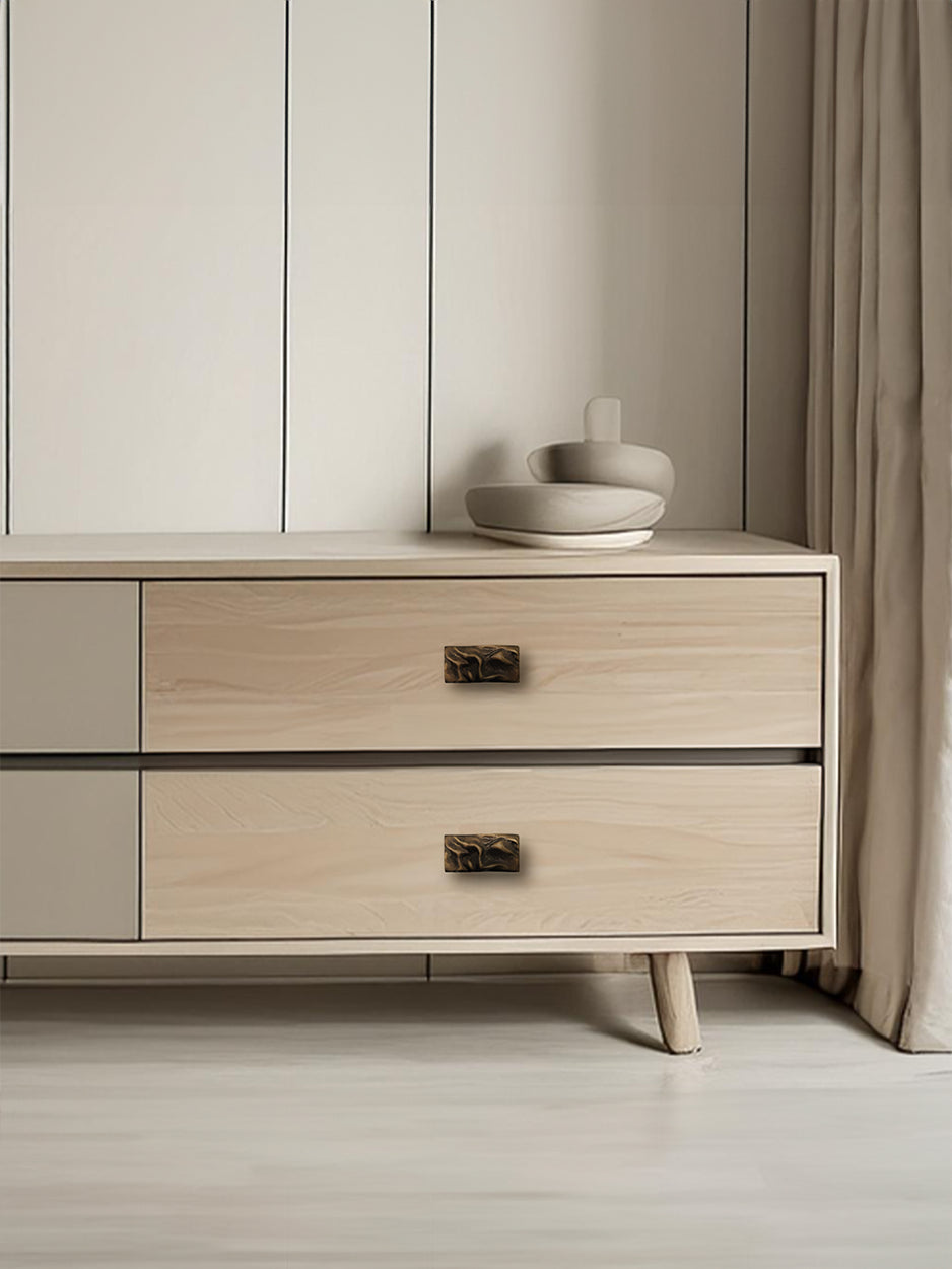 High-end luxury rectangle textured cabinet pull for bespoke furniture