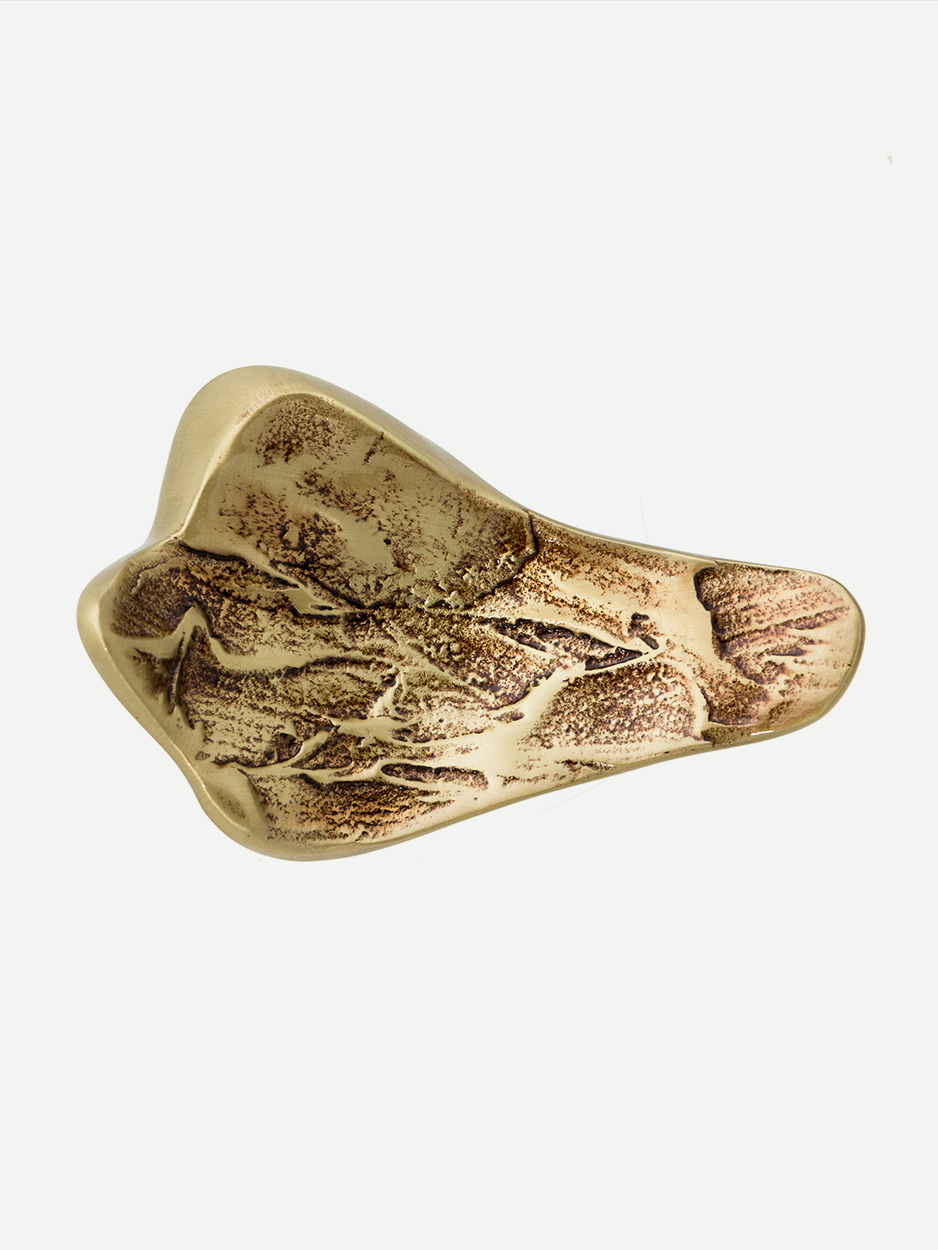 Stylish pull handle for furniture and cabinets