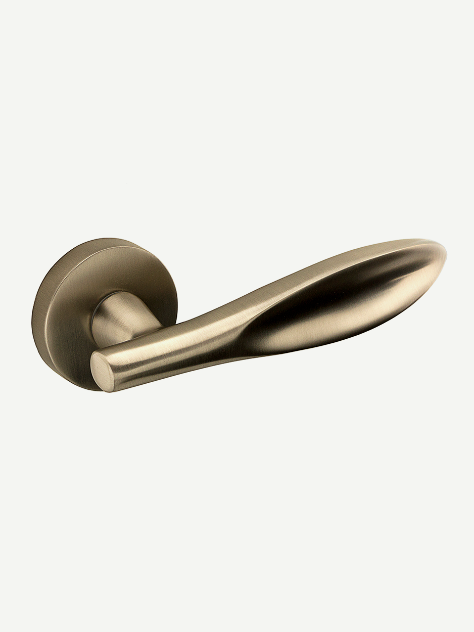 Luxury door lever handle handcrafted with premium brass