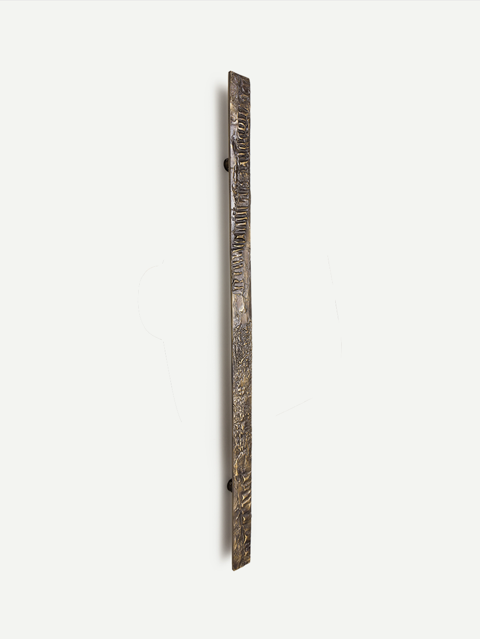 Luxury handcrafted pull handle for exterior entrances in Bronze.