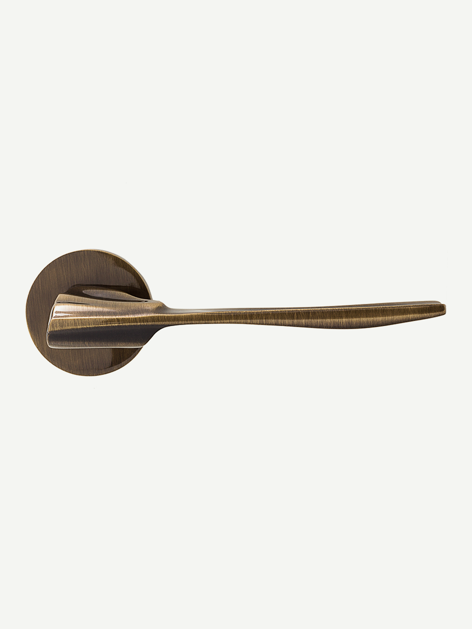 Contemporary lever door handle with ergonomic design